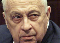  el general Ariel Sharon, responsable de las matanzas de Sabra y Chatila y de la muerte de miles de palestinos